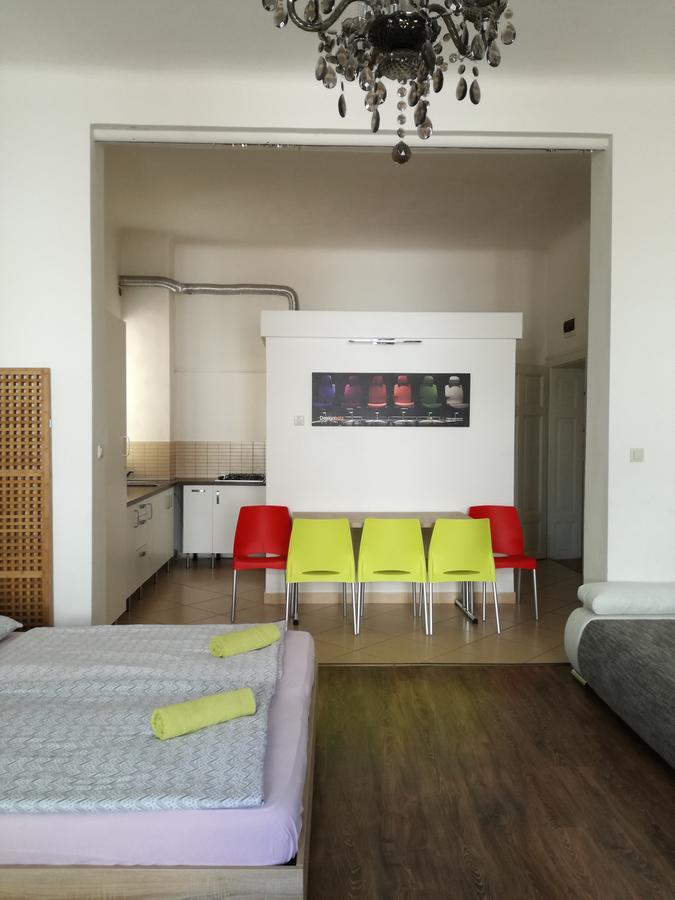 Designholz Studio Apartman Gyor Exterior photo